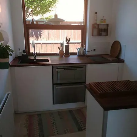 Hyggelig Med Terrasse Naer Centrum Apartament
